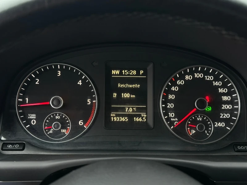 VW Touran 2.0TDi * DSG* * Навигация* * Ксенон* * Печка* , снимка 16 - Автомобили и джипове - 52665862