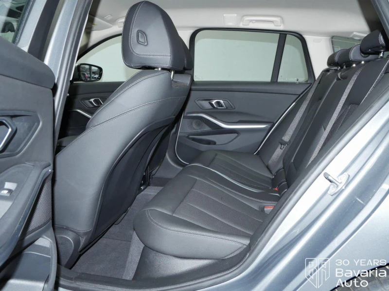BMW 320 d xDrive Touring Sportautomatic, снимка 8 - Автомобили и джипове - 52727847