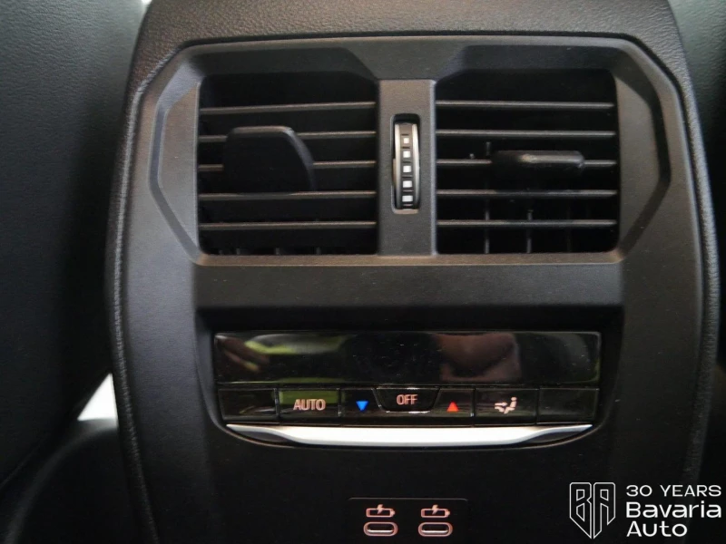 BMW 320 d xDrive Touring Sportautomatic, снимка 13 - Автомобили и джипове - 52727847