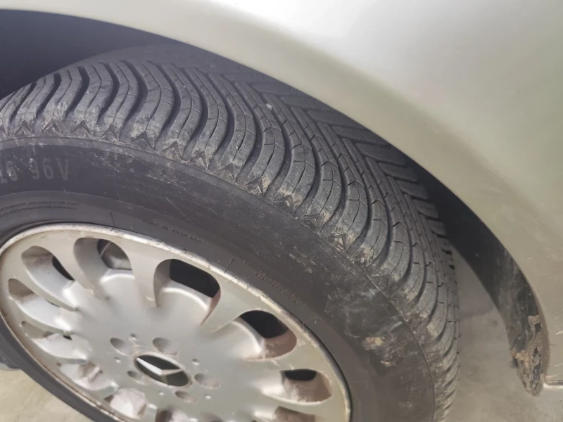 Mercedes-Benz E 200, снимка 6 - Автомобили и джипове - 52775980