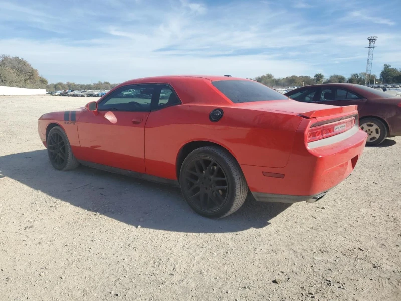 Dodge Challenger 5.7 R/T, снимка 2 - Автомобили и джипове - 52828750