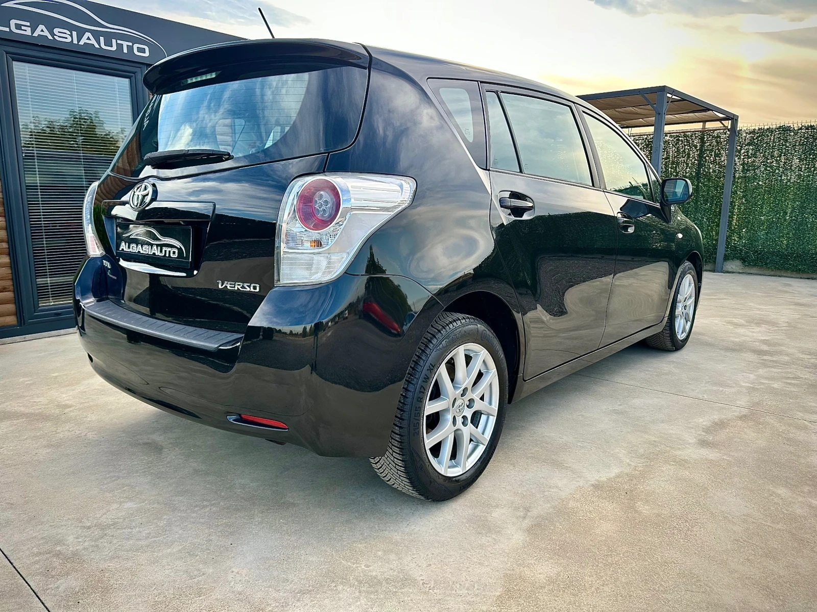 Toyota Verso 1.8 VALVEMATIC* Executive* 7 места - изображение 4