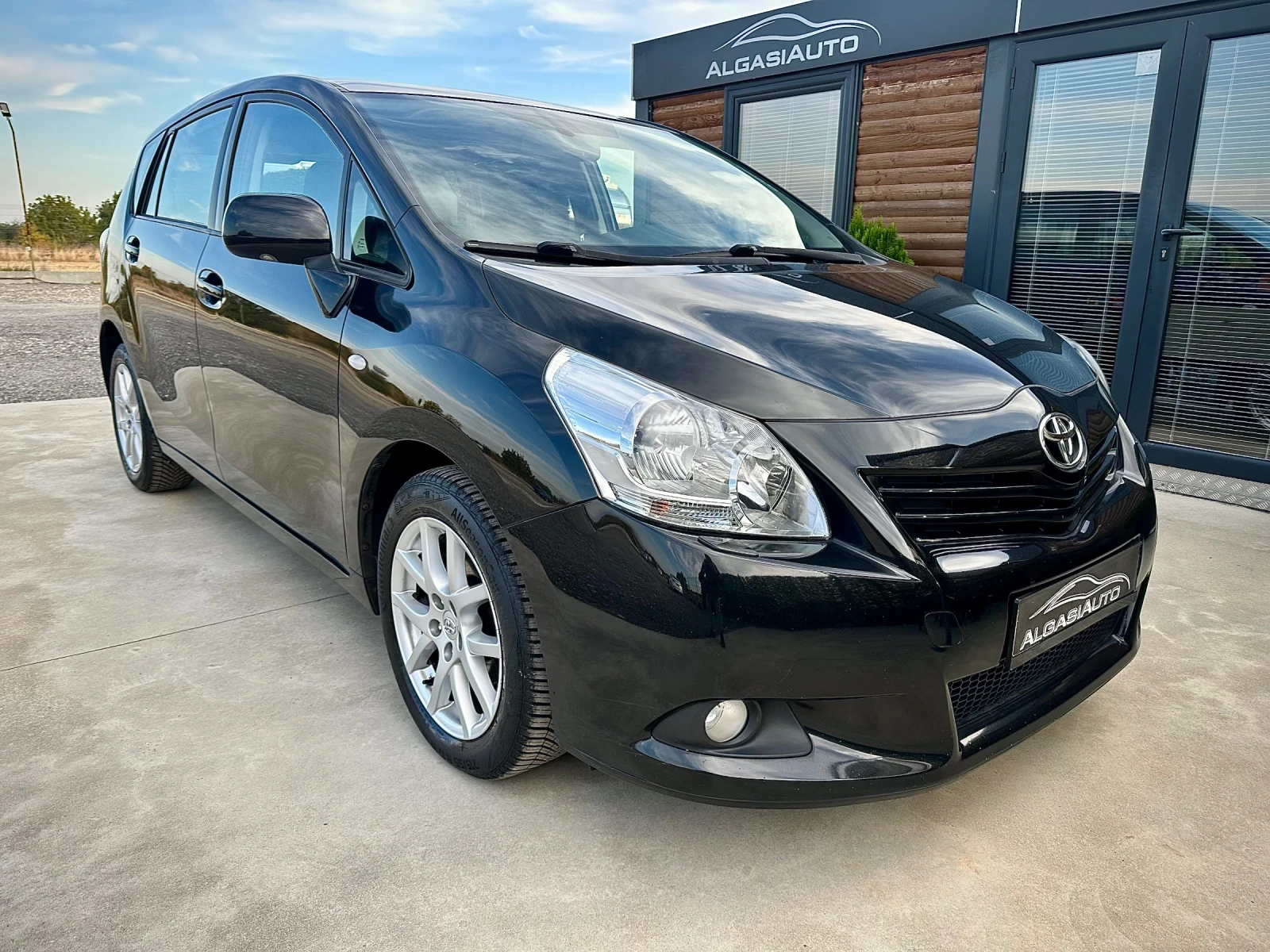 Toyota Verso 1.8 VALVEMATIC* Executive* 7 места - изображение 6