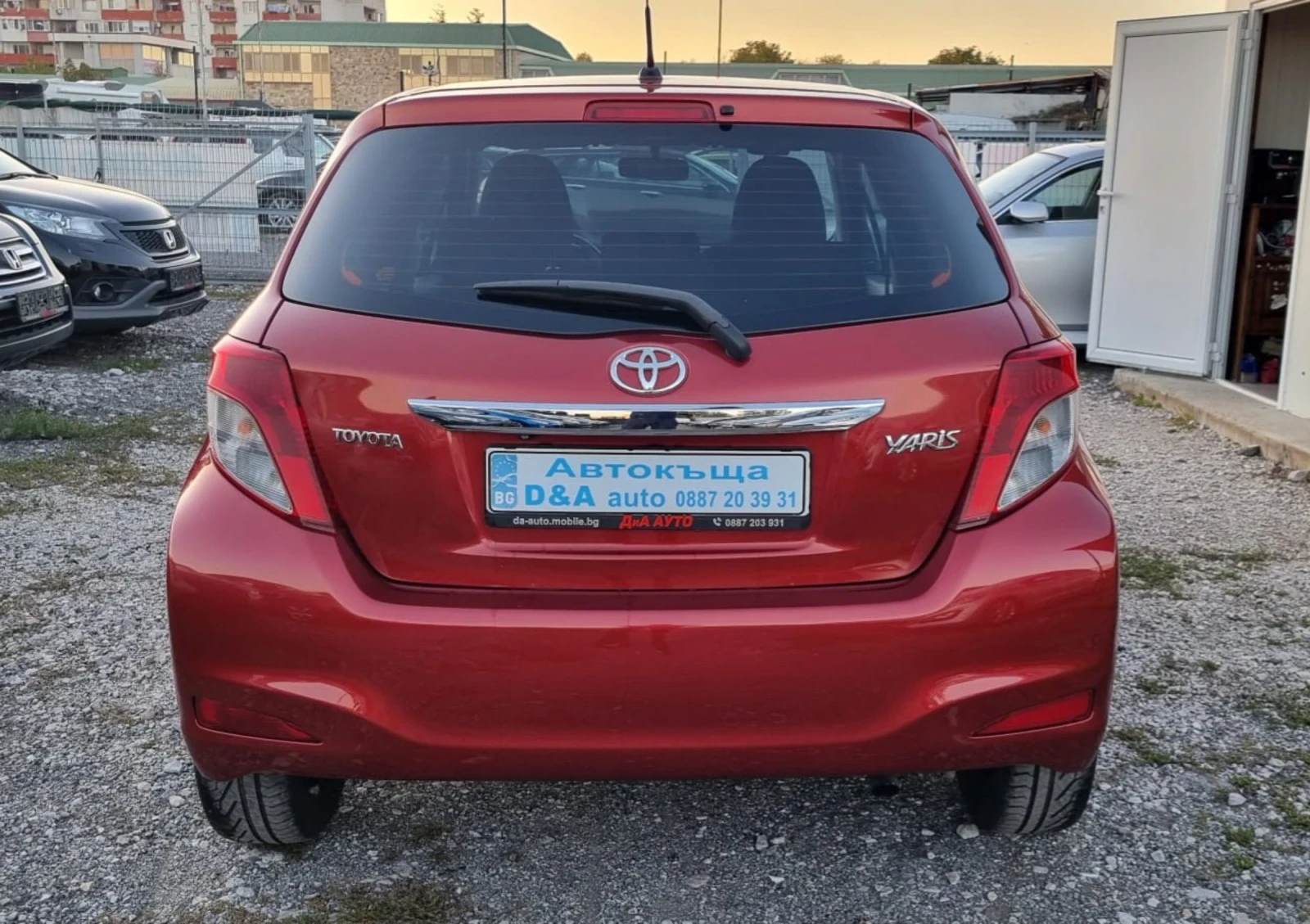 Toyota Yaris 1.33i Швейцария 6 скорости - изображение 7