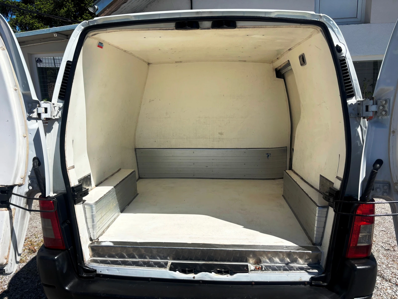 Citroen Berlingo FRIGO ТЕРМОИЗОЛИРАН 1, 6HDi-КЛИМАТИК - изображение 8