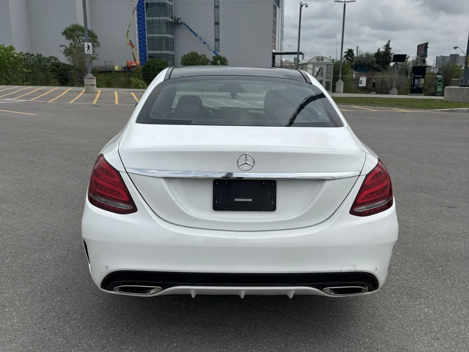 Mercedes-Benz C 300 4MATIC* АМГ ПАКЕТ* ЧЕРВЕН САЛОН* CARFAX*  - изображение 4