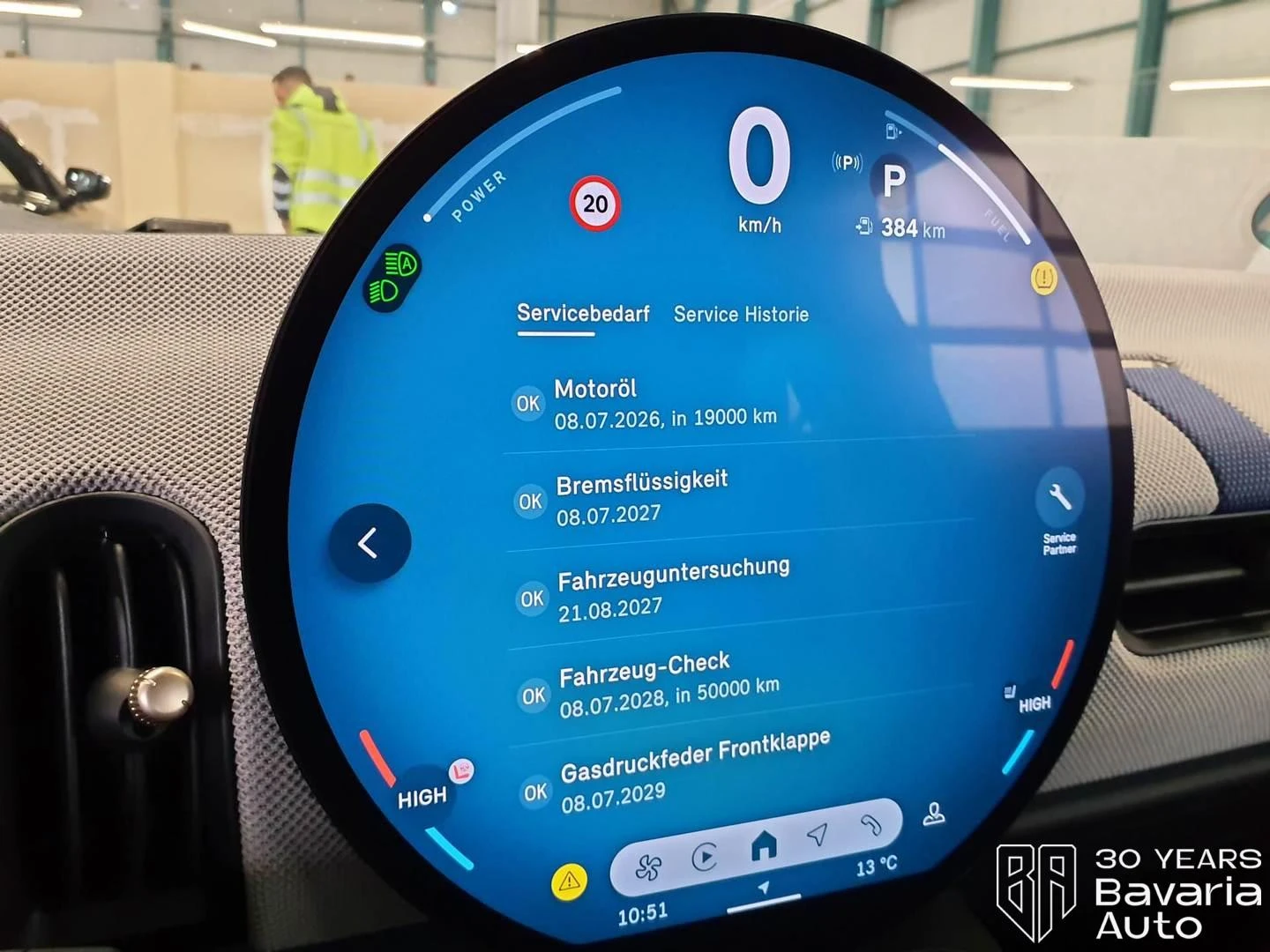 Mini Cooper C 1, 5 Steptronic Favoured Trim - изображение 10