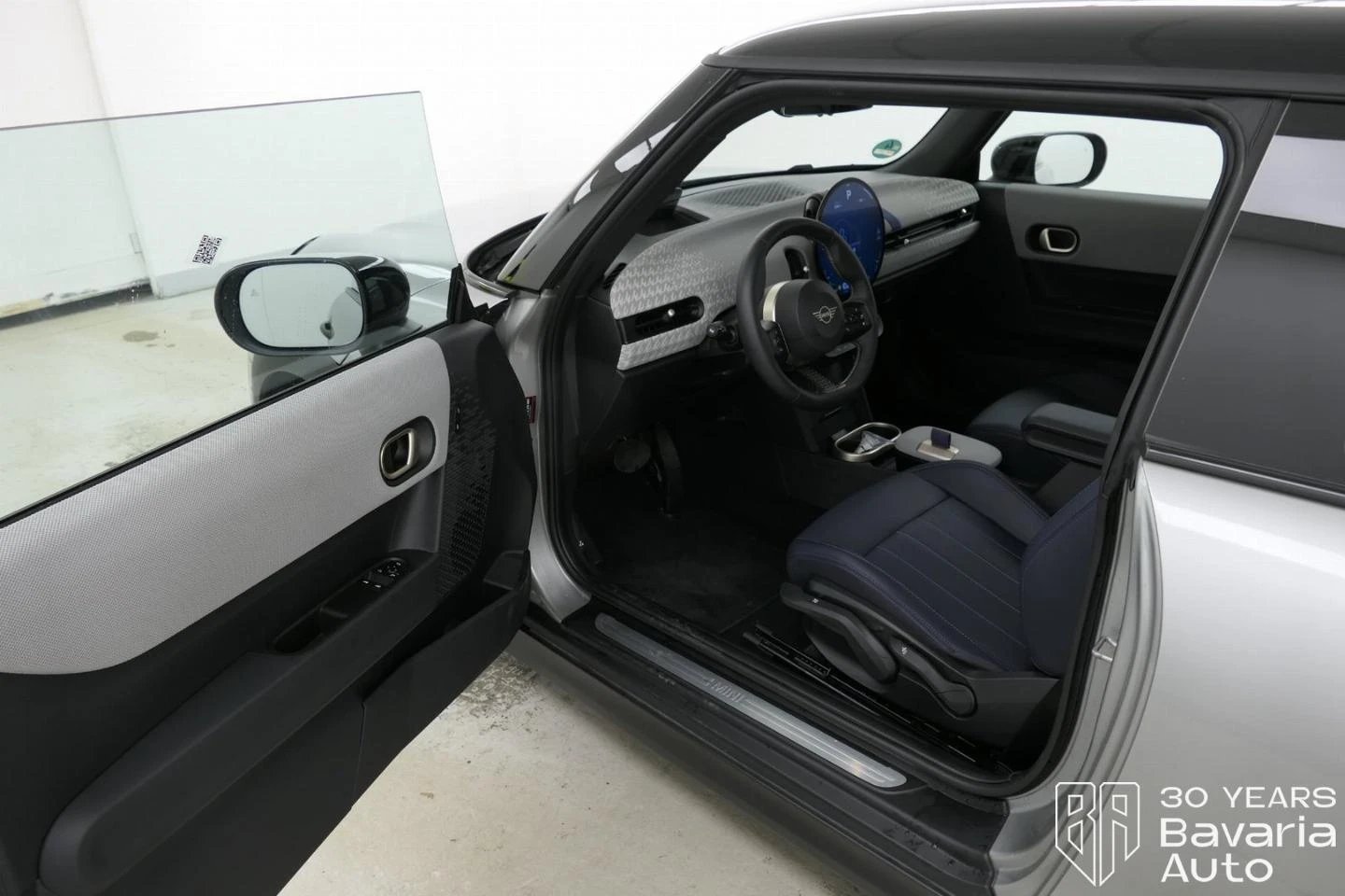 Mini Cooper C 1, 5 Steptronic Favoured Trim - изображение 5