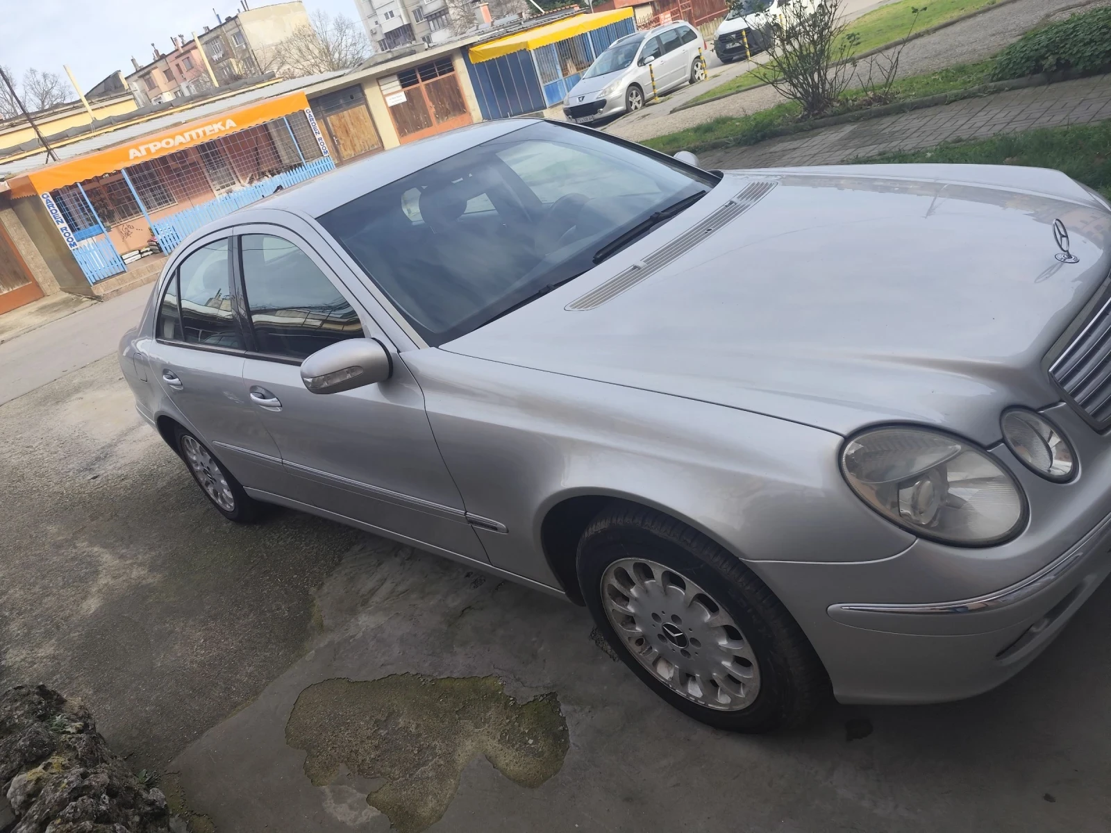 Mercedes-Benz E 200  - изображение 3