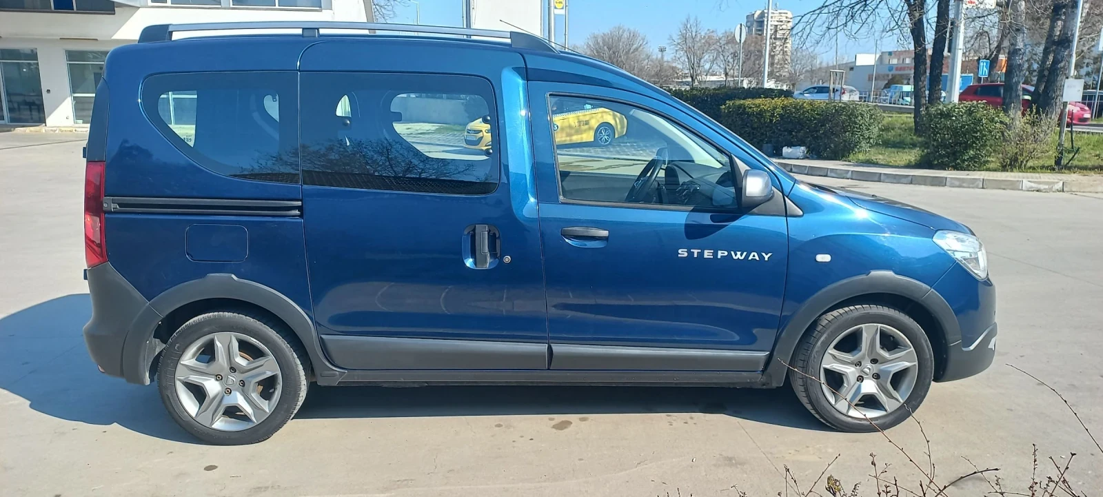 Dacia Dokker 1.5dci 95ps Stepway , снимка 3 - Автомобили и джипове - 53943084