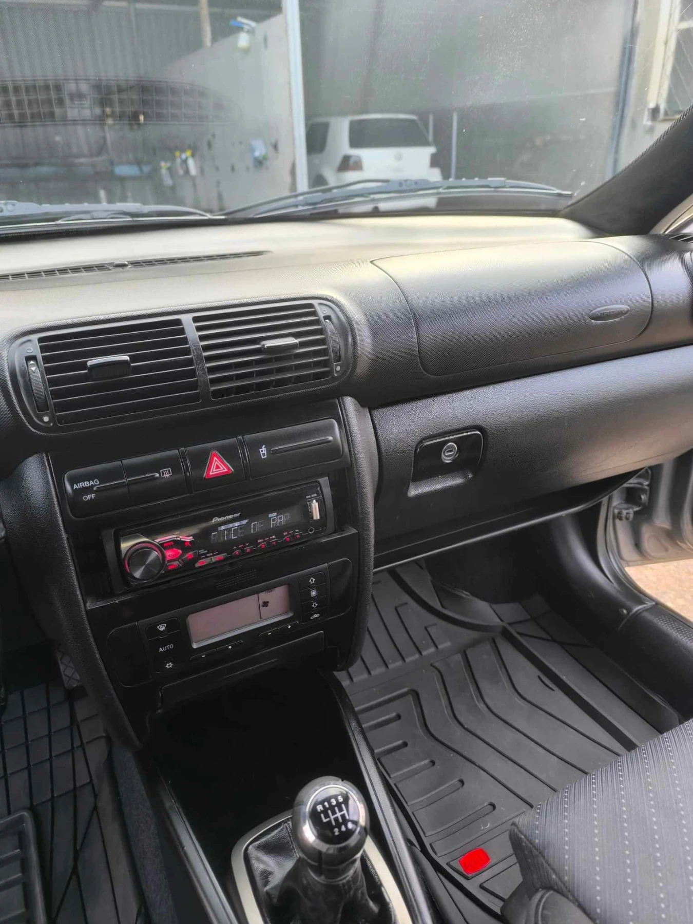 Seat Leon, снимка 8 - Автомобили и джипове - 53916325