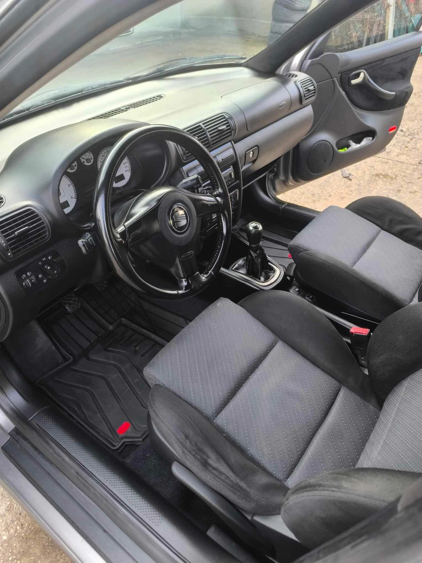 Seat Leon, снимка 7 - Автомобили и джипове - 53916325