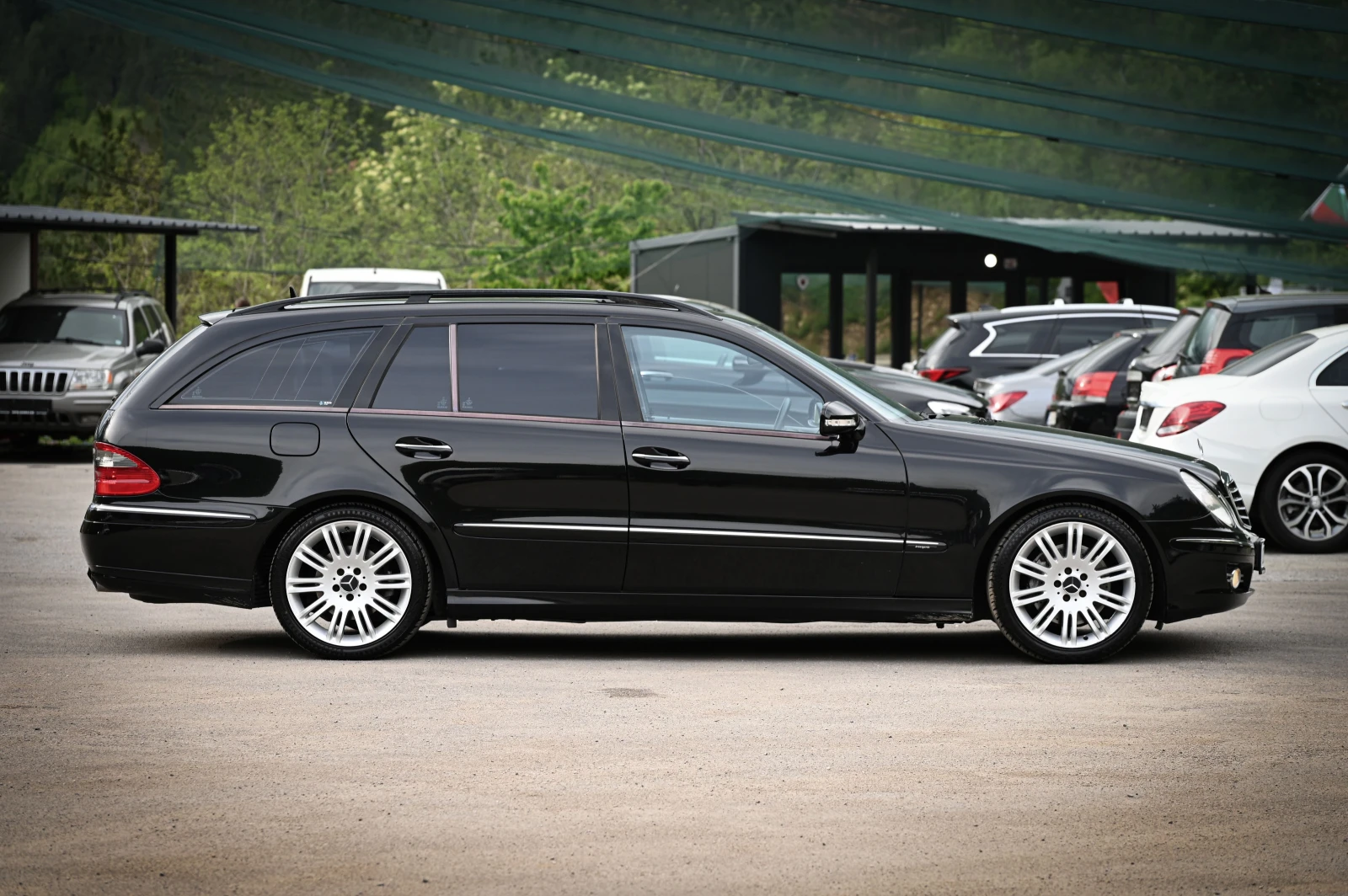 Mercedes-Benz E 280 МНОГО ЗАПАЗЕНА !!!, снимка 6 - Автомобили и джипове - 54466804