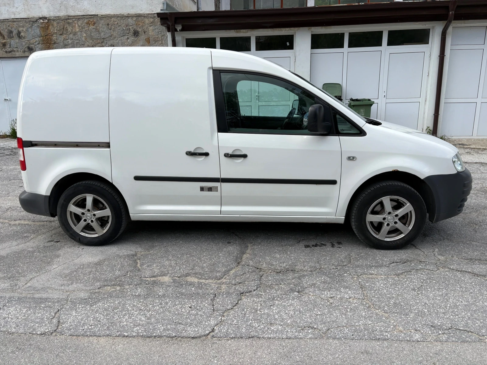 VW Caddy 2.0 SDI, снимка 6 - Автомобили и джипове - 54557143