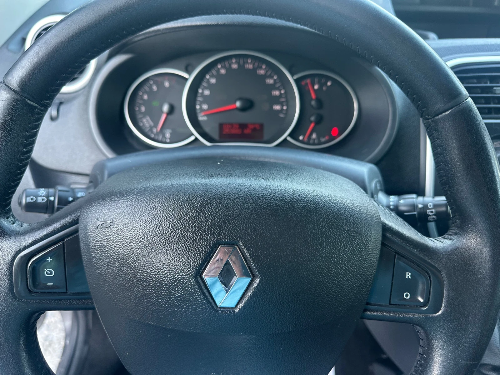 Renault Kangoo 1.2 Benz-114 k.s.-5 места, снимка 10 - Автомобили и джипове - 55067625
