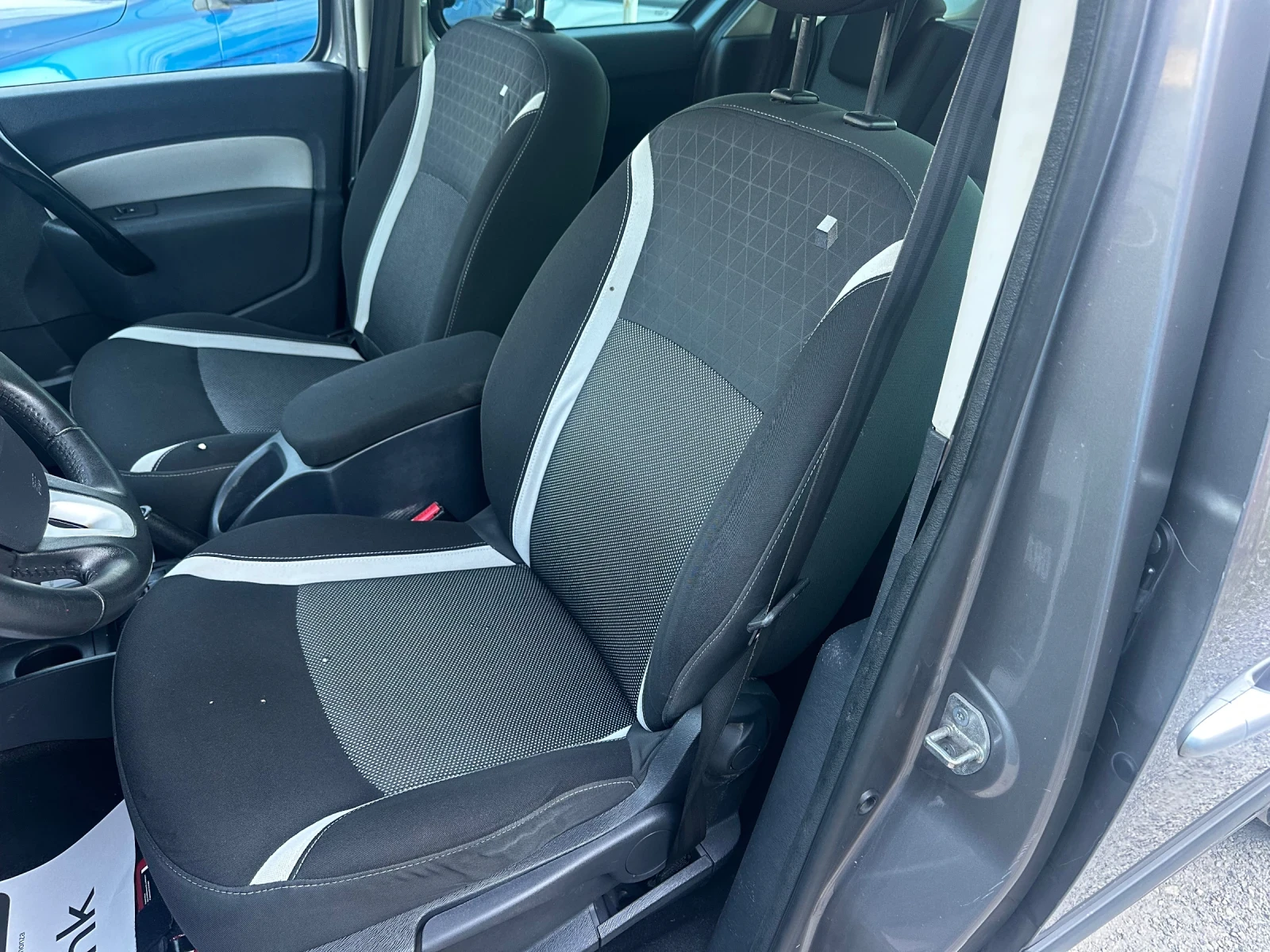 Renault Kangoo 1.2 Benz-114 k.s.-5 места, снимка 9 - Автомобили и джипове - 55067625