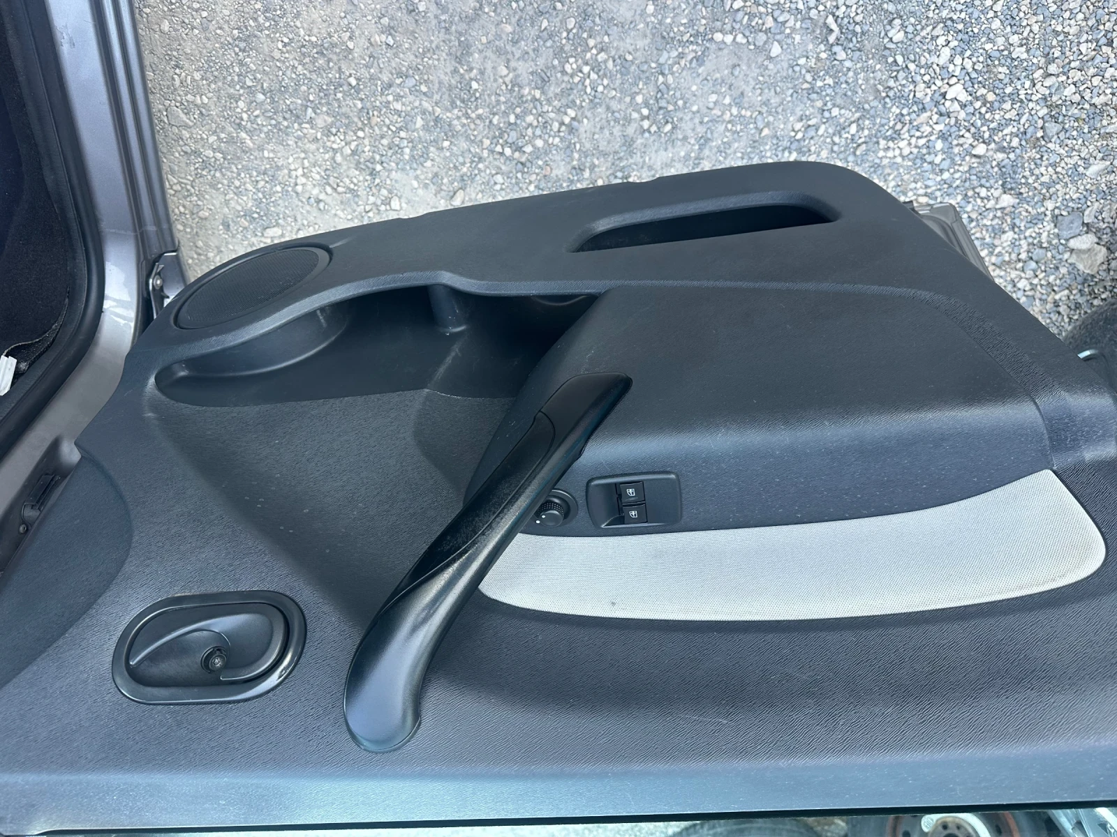 Renault Kangoo 1.2 Benz-114 k.s.-5 места, снимка 8 - Автомобили и джипове - 55067625