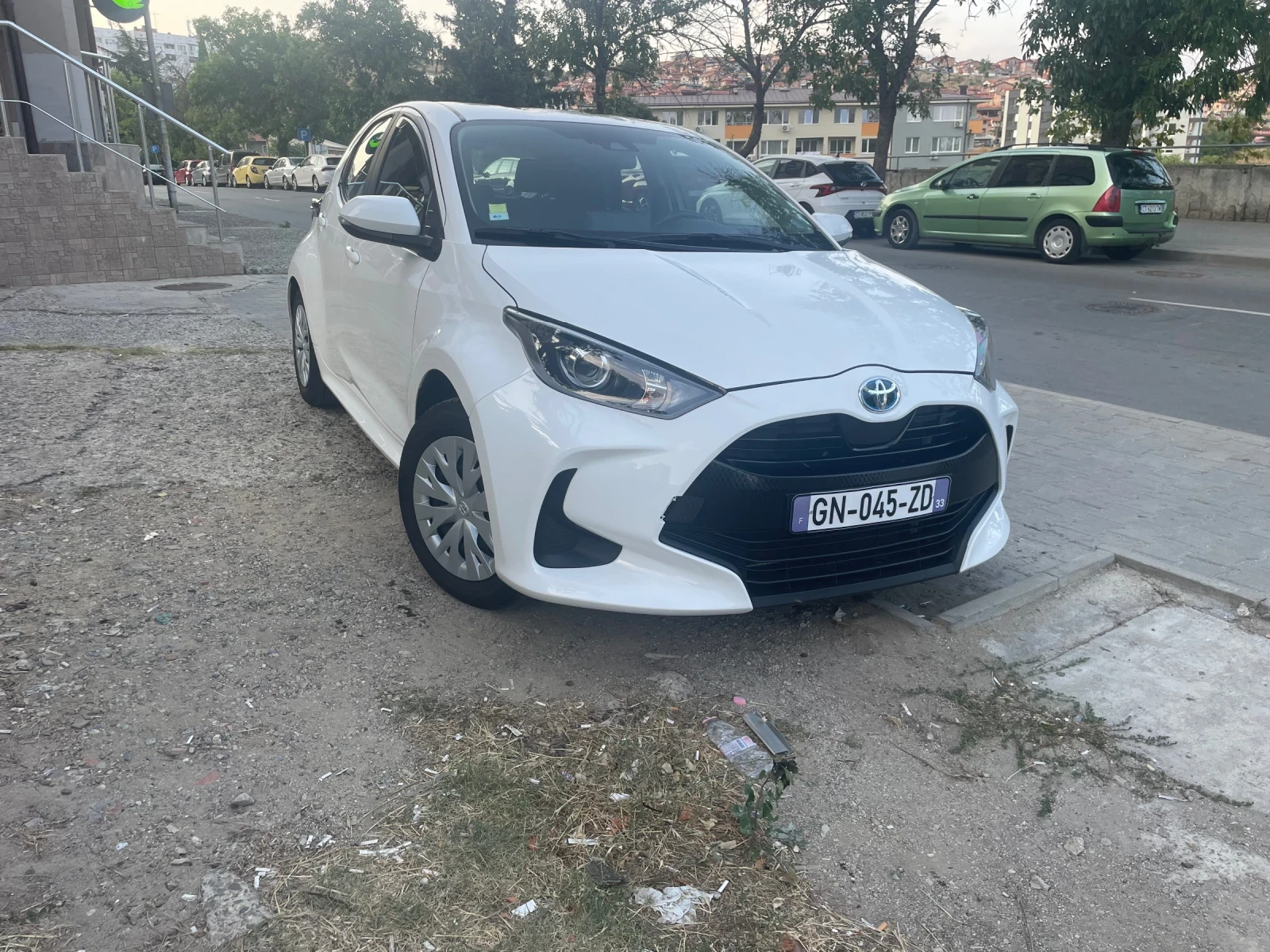 Toyota Yaris 1500 HYBRID, снимка 2 - Автомобили и джипове - 55657272
