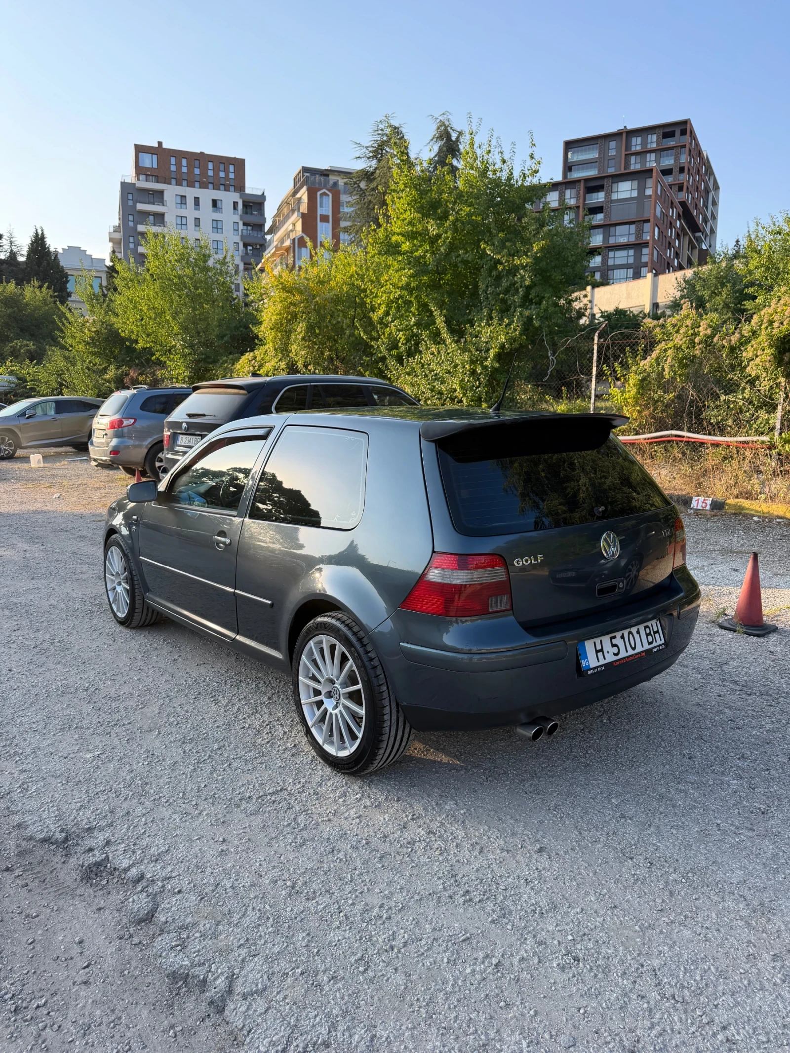 VW Golf 1.9TDI 110+ + к.с. R32, снимка 3 - Автомобили и джипове - 55945699