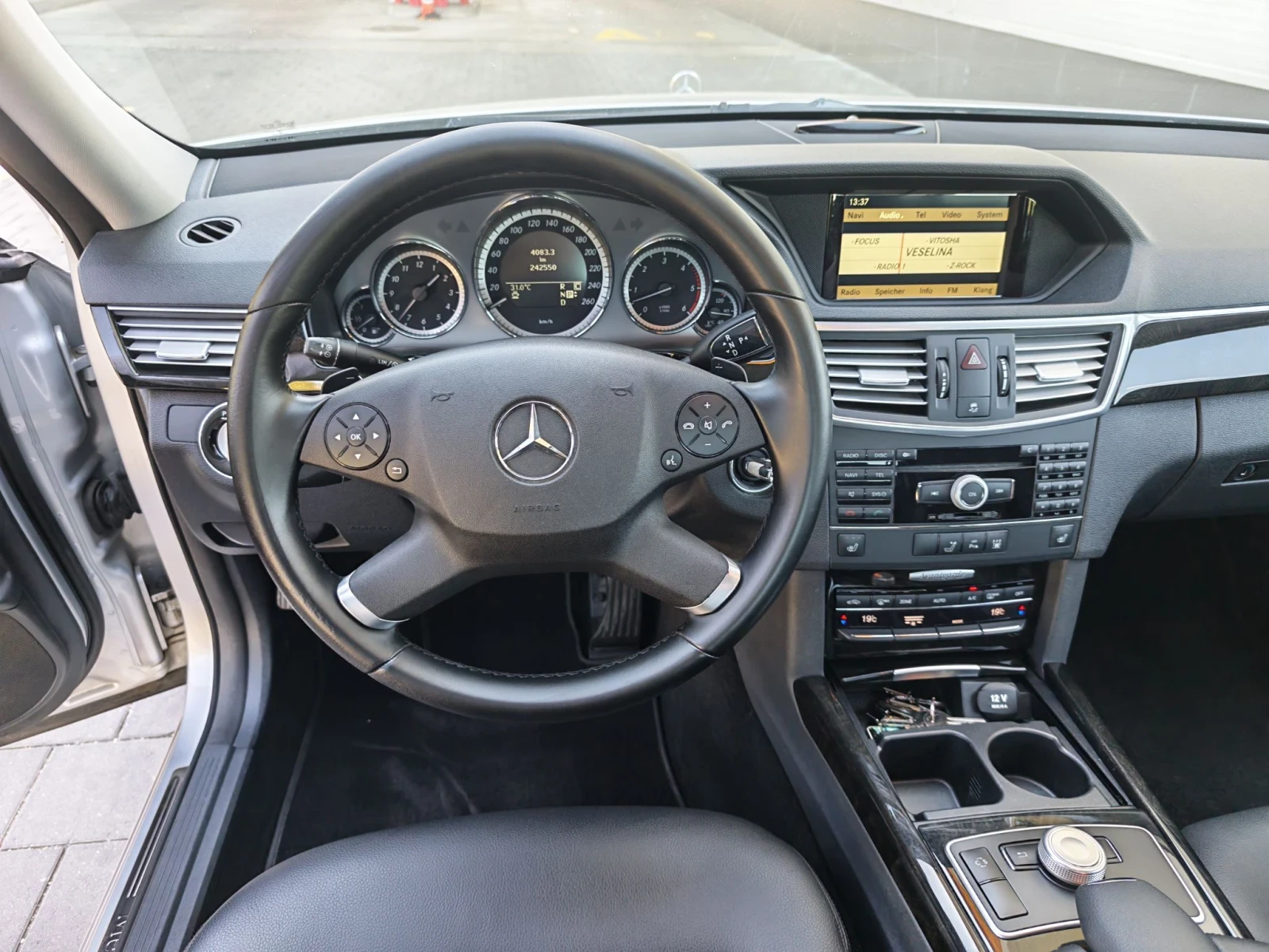 Mercedes-Benz E 350 CDI Avangarde, снимка 9 - Автомобили и джипове - 55982139