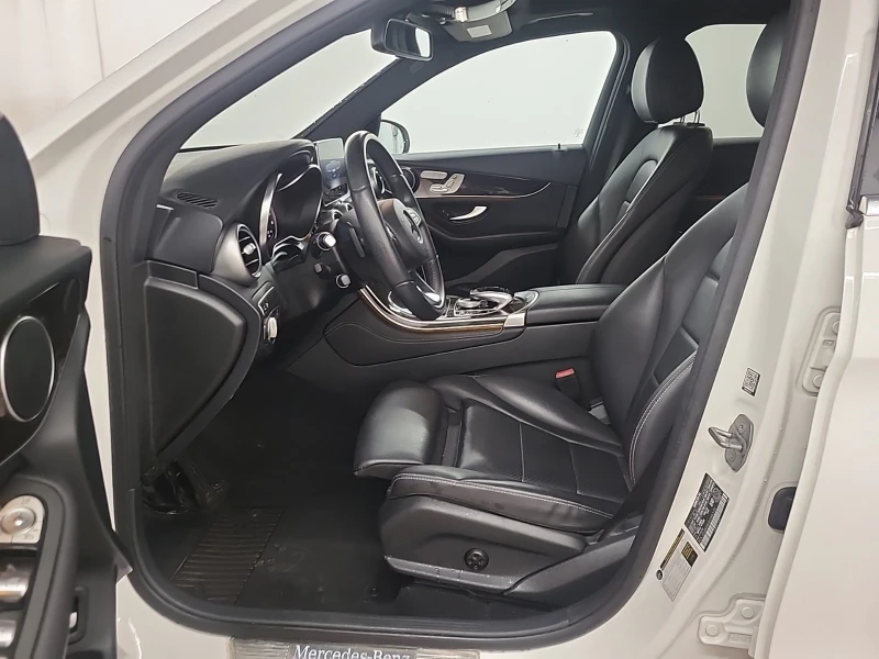 Mercedes-Benz GLC 300 KEYLESS/360 KAMEPA/LANE ASSIST/NAVI/PANO, снимка 11 - Автомобили и джипове - 52708228