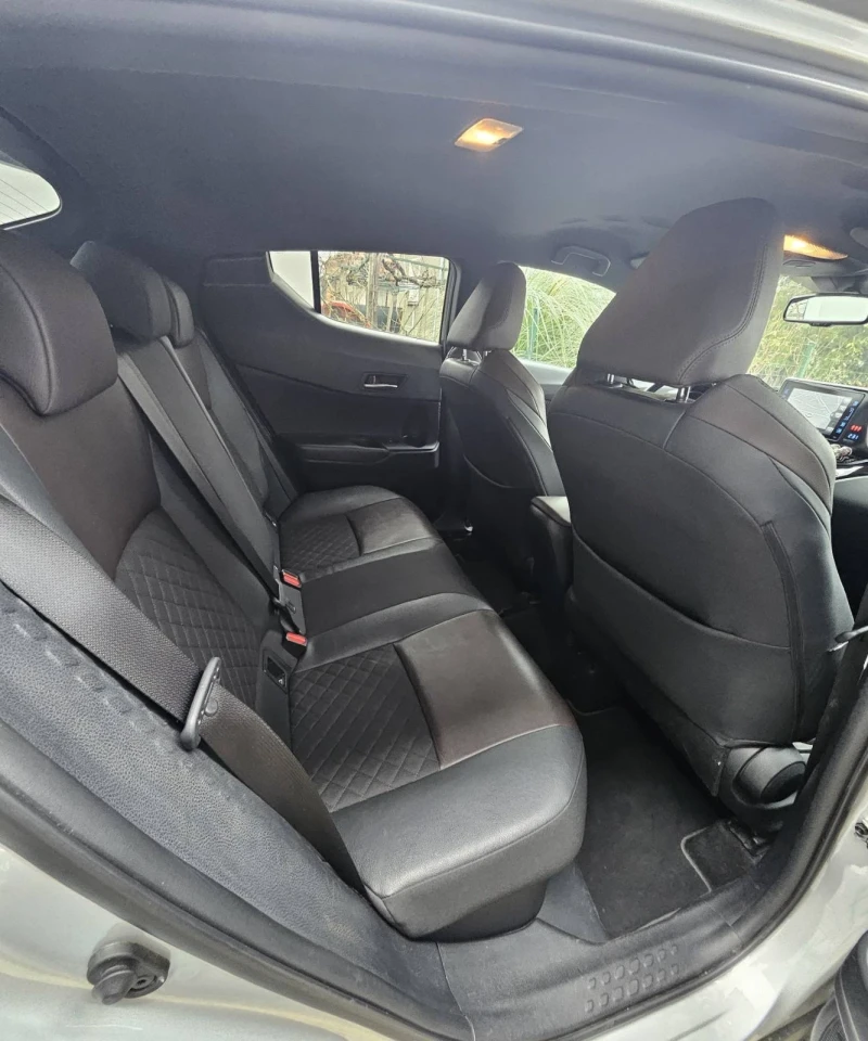 Toyota C-HR 1.8 Hybrid e-CVT, снимка 10 - Автомобили и джипове - 53066826