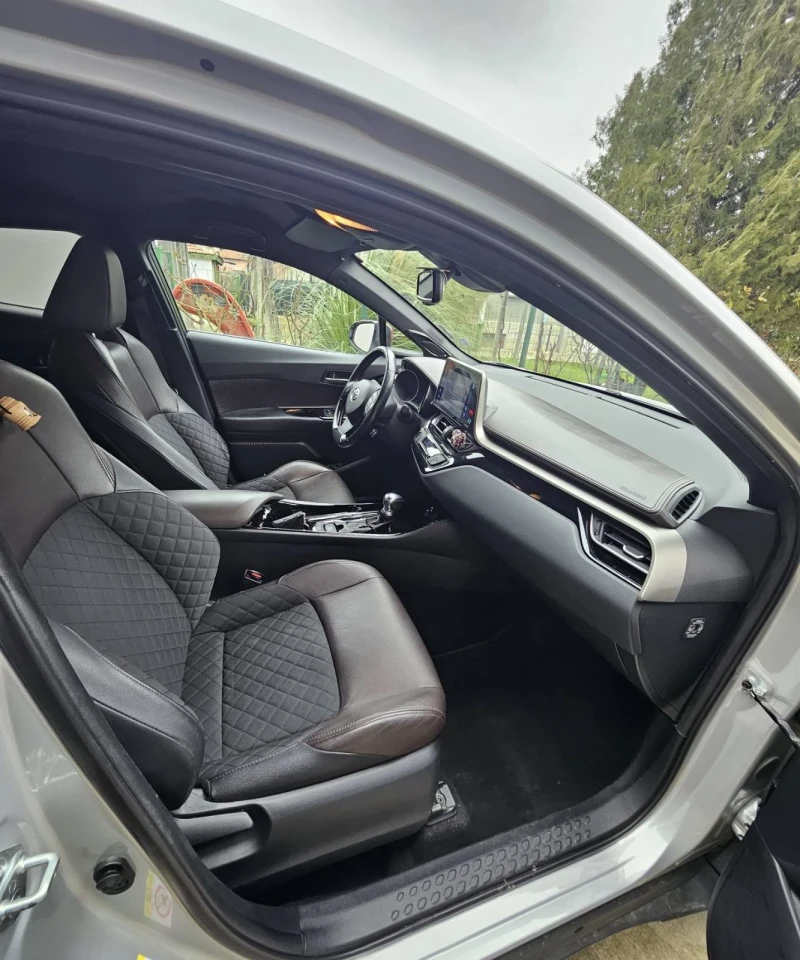 Toyota C-HR 1.8 Hybrid e-CVT, снимка 11 - Автомобили и джипове - 53066826
