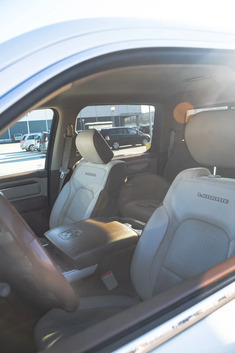 Dodge RAM 1500 5.7 HEMI/Laramie/LPG, снимка 8 - Автомобили и джипове - 53268980