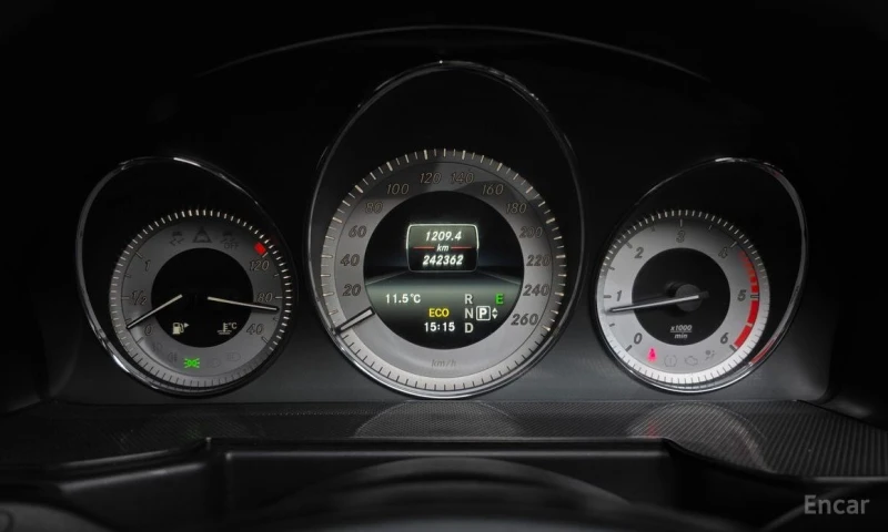 Mercedes-Benz GLK, снимка 8 - Автомобили и джипове - 53343609