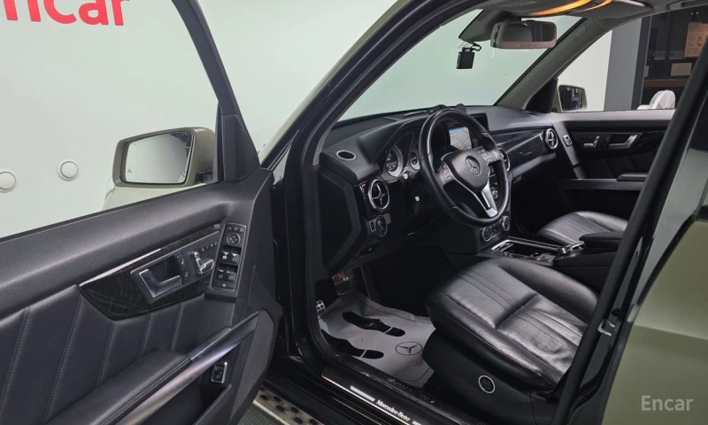 Mercedes-Benz GLK, снимка 10 - Автомобили и джипове - 53343609