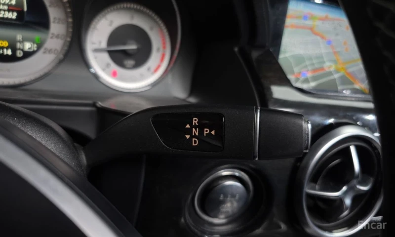 Mercedes-Benz GLK, снимка 9 - Автомобили и джипове - 53343609