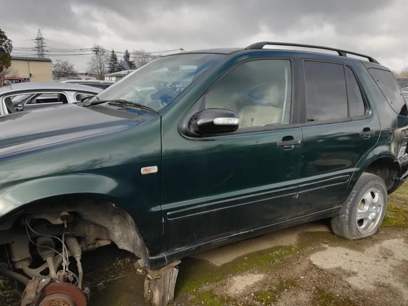 Mercedes-Benz ML 270, снимка 2 - Автомобили и джипове - 47494251