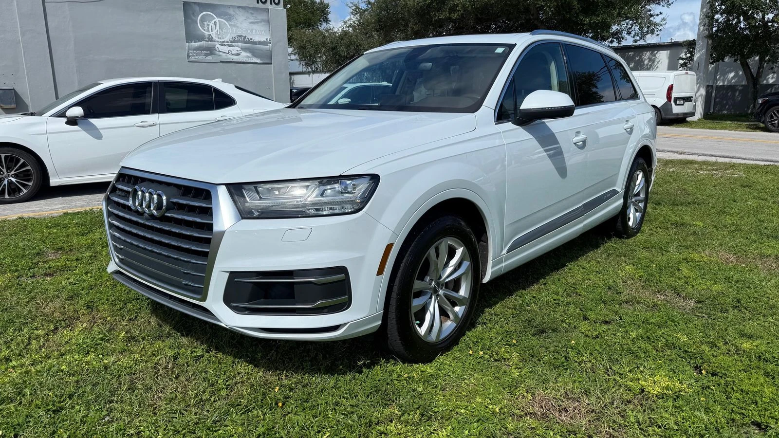 Audi Q7 ПАНО* MATRIX* DIGITAL* KEYLESS* М.ТОЧКА* 7МЕСТА - изображение 2