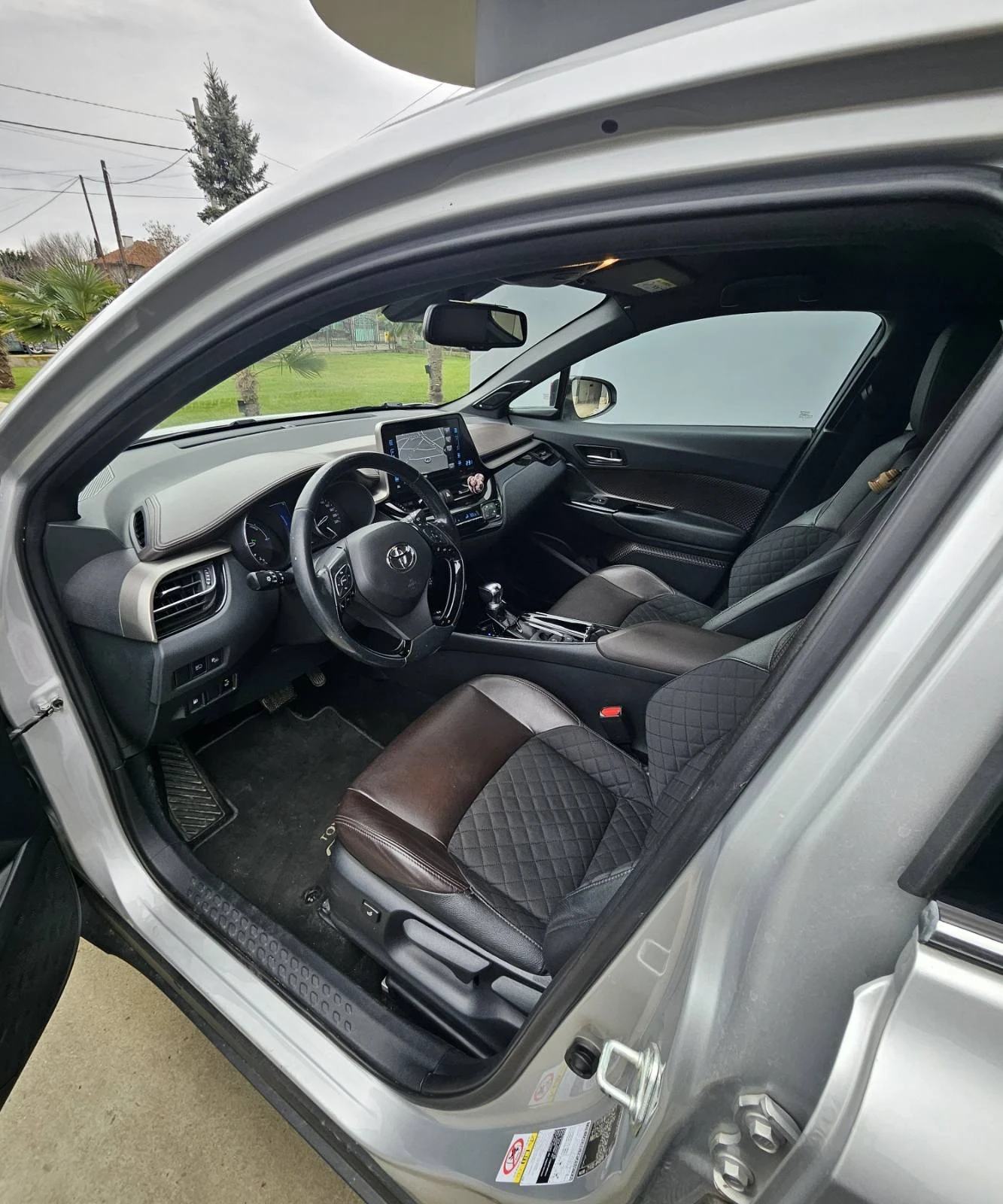 Toyota C-HR 1.8 Hybrid e-CVT - изображение 8