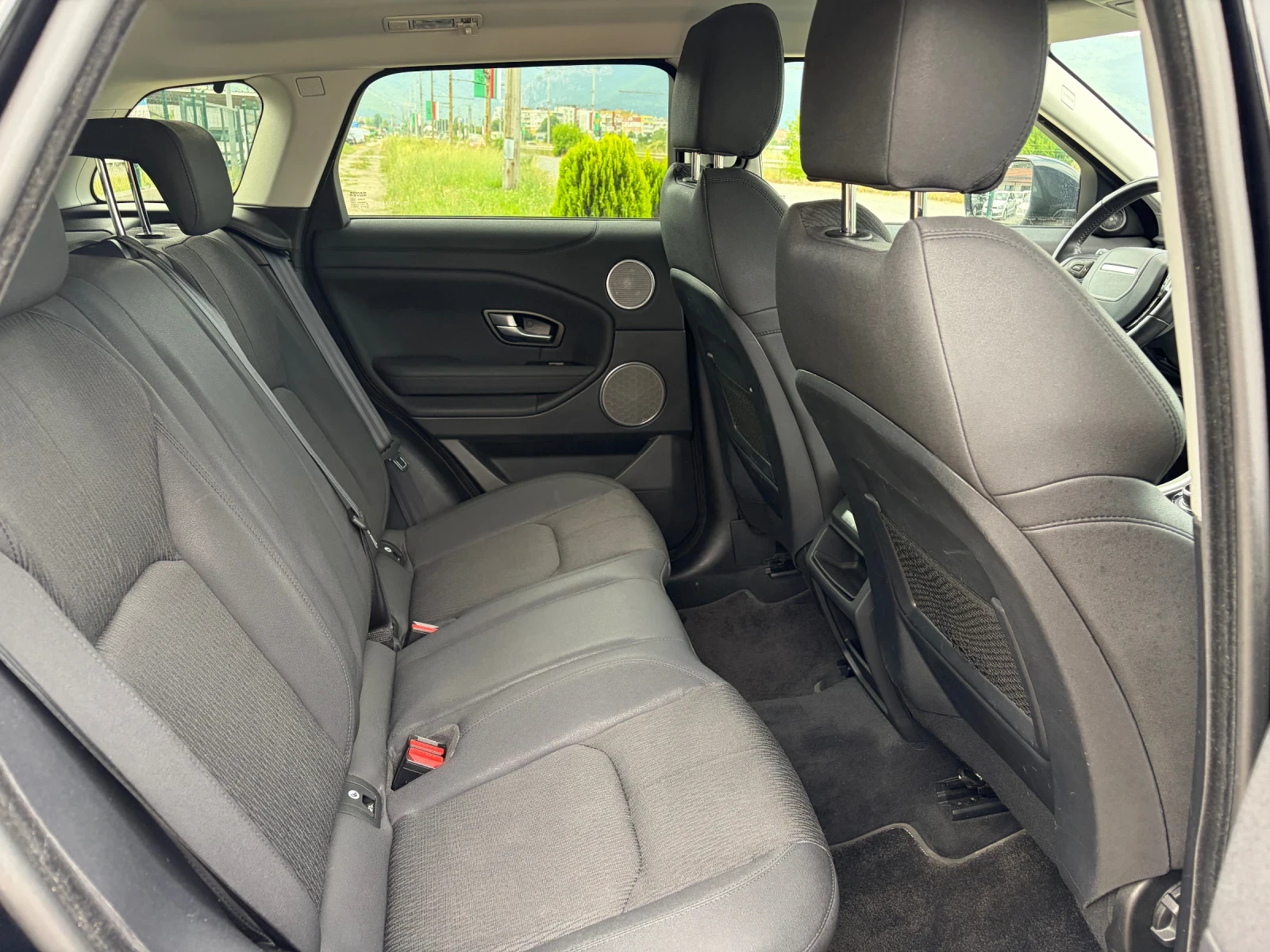 Land Rover Range Rover Evoque, снимка 16 - Автомобили и джипове - 55130812