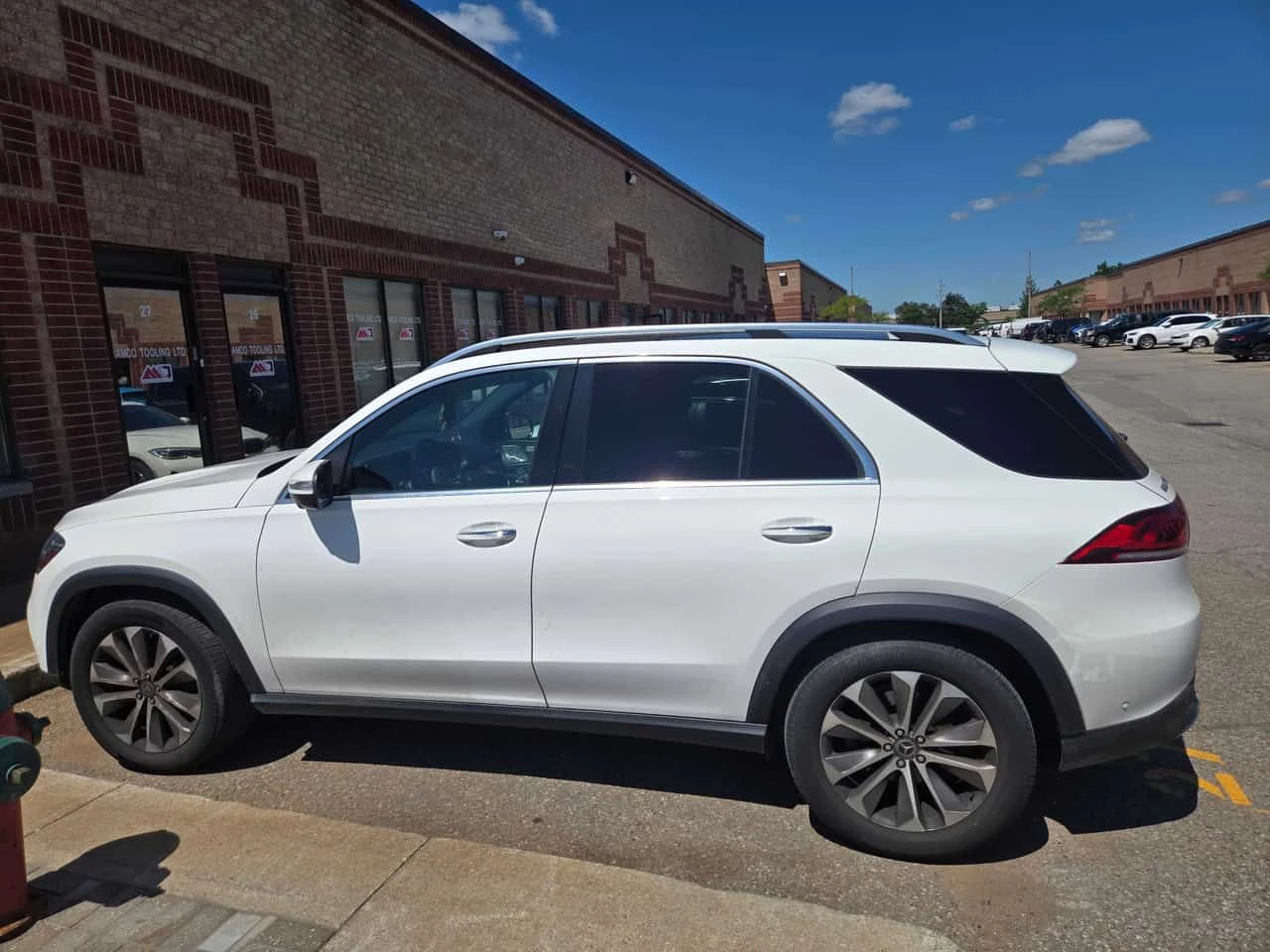Mercedes-Benz GLE 350 * CARFAX * ГЛАВНО ПРЕДСТАВИТЕЛСТВО НА MERCEDES, снимка 2 - Автомобили и джипове - 55481695