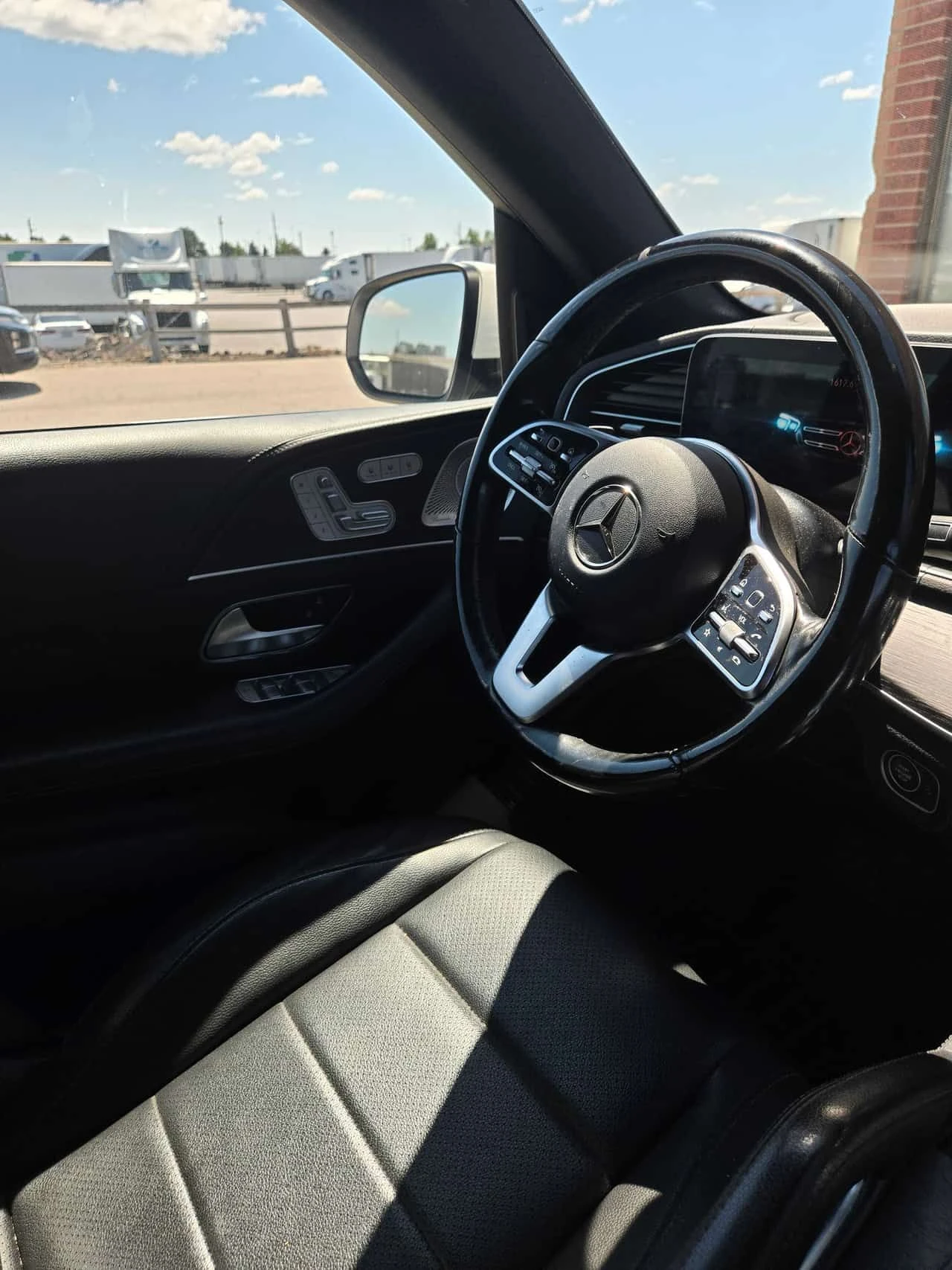 Mercedes-Benz GLE 350 * CARFAX * ГЛАВНО ПРЕДСТАВИТЕЛСТВО НА MERCEDES, снимка 5 - Автомобили и джипове - 55481695