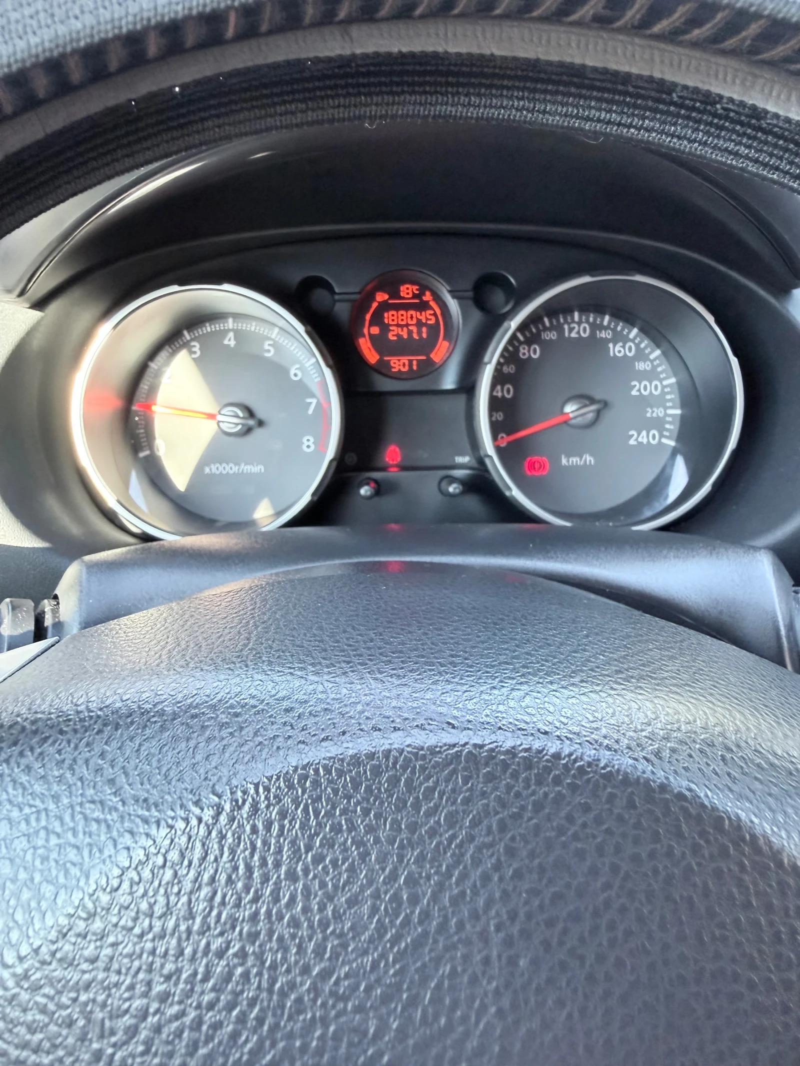 Nissan Qashqai, снимка 10 - Автомобили и джипове - 55660754