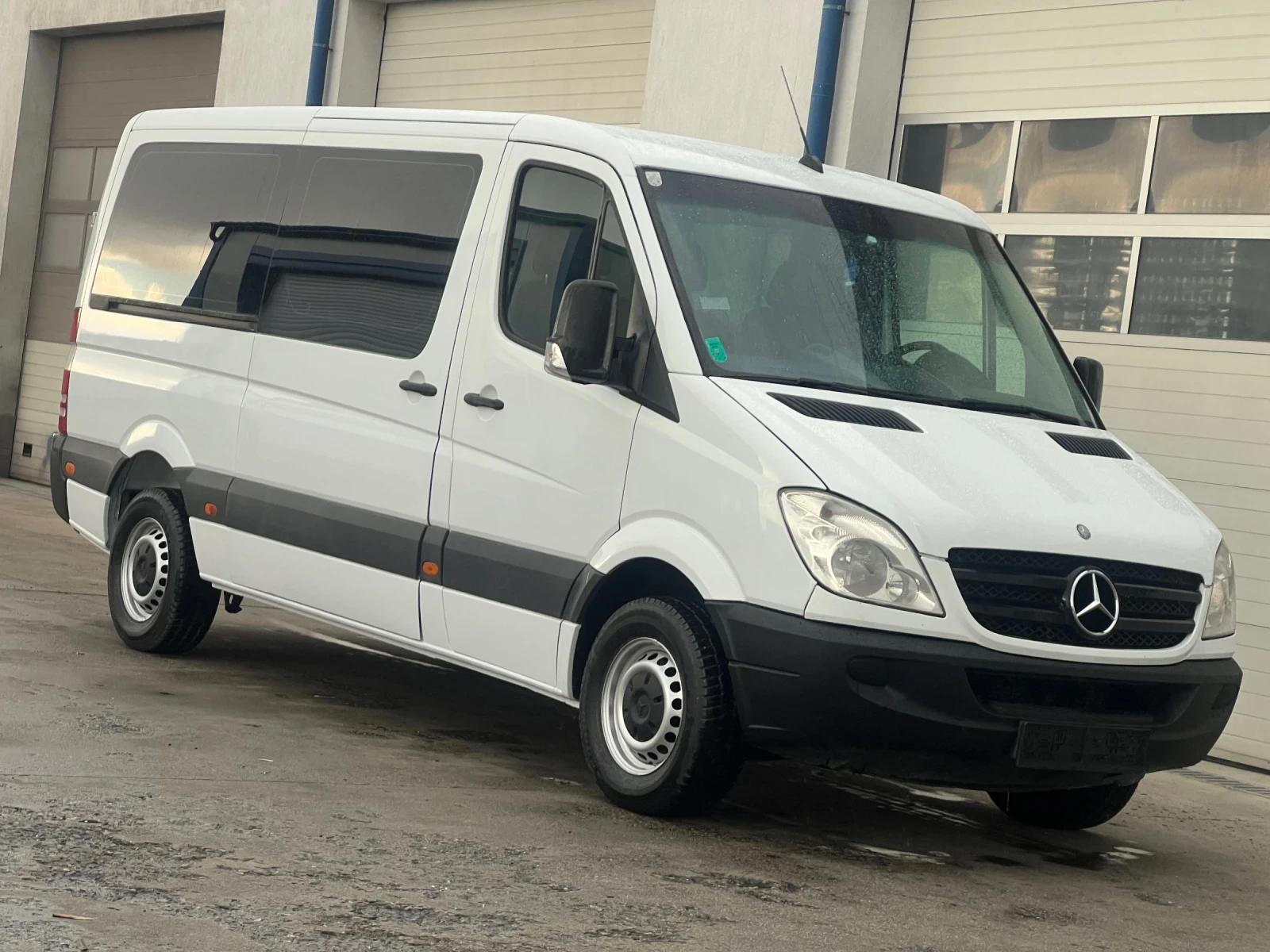 Mercedes-Benz Sprinter 315 / OM646 / Пътнически 8+ 1 / Климатроник