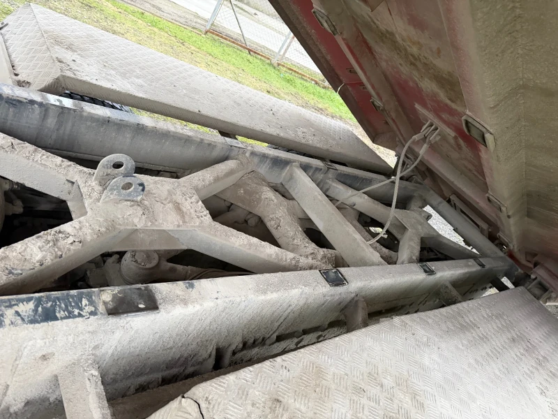 Volvo Fl 5 оси 20м3, снимка 13 - Камиони - 53215512