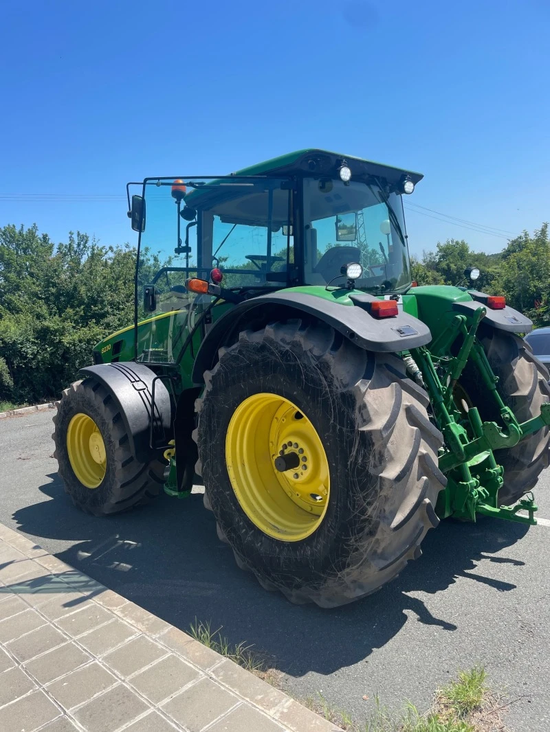 Трактор John Deere 8230, снимка 9 - Селскостопанска техника - 49277168