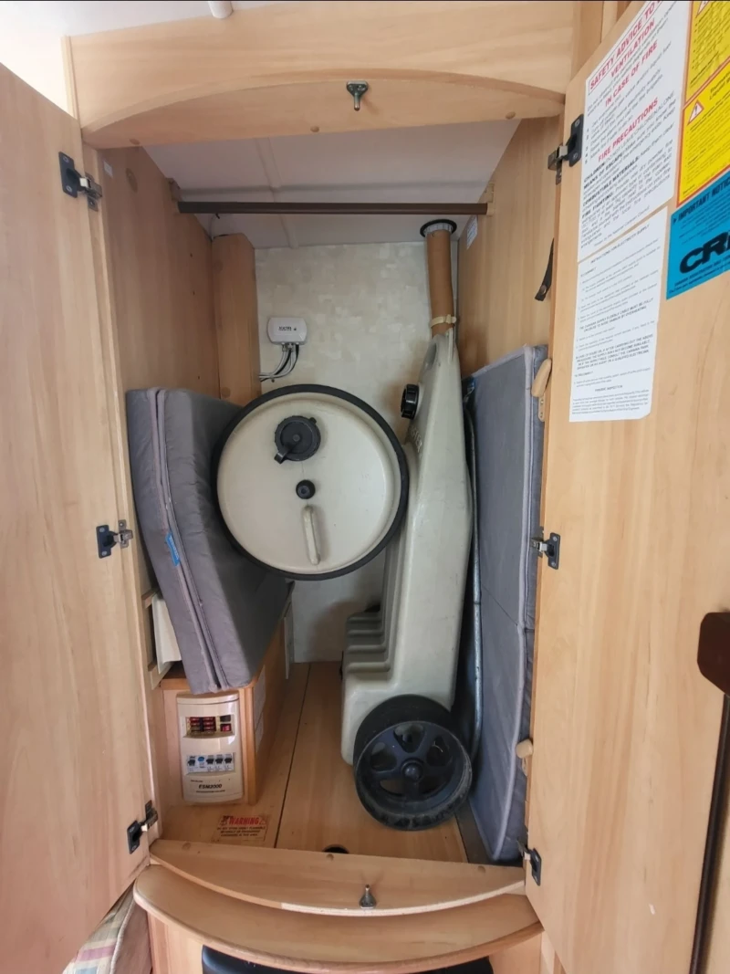 Каравана Swift Sterling Eccles Sapphire, снимка 10 - Каравани и кемпери - 52612666