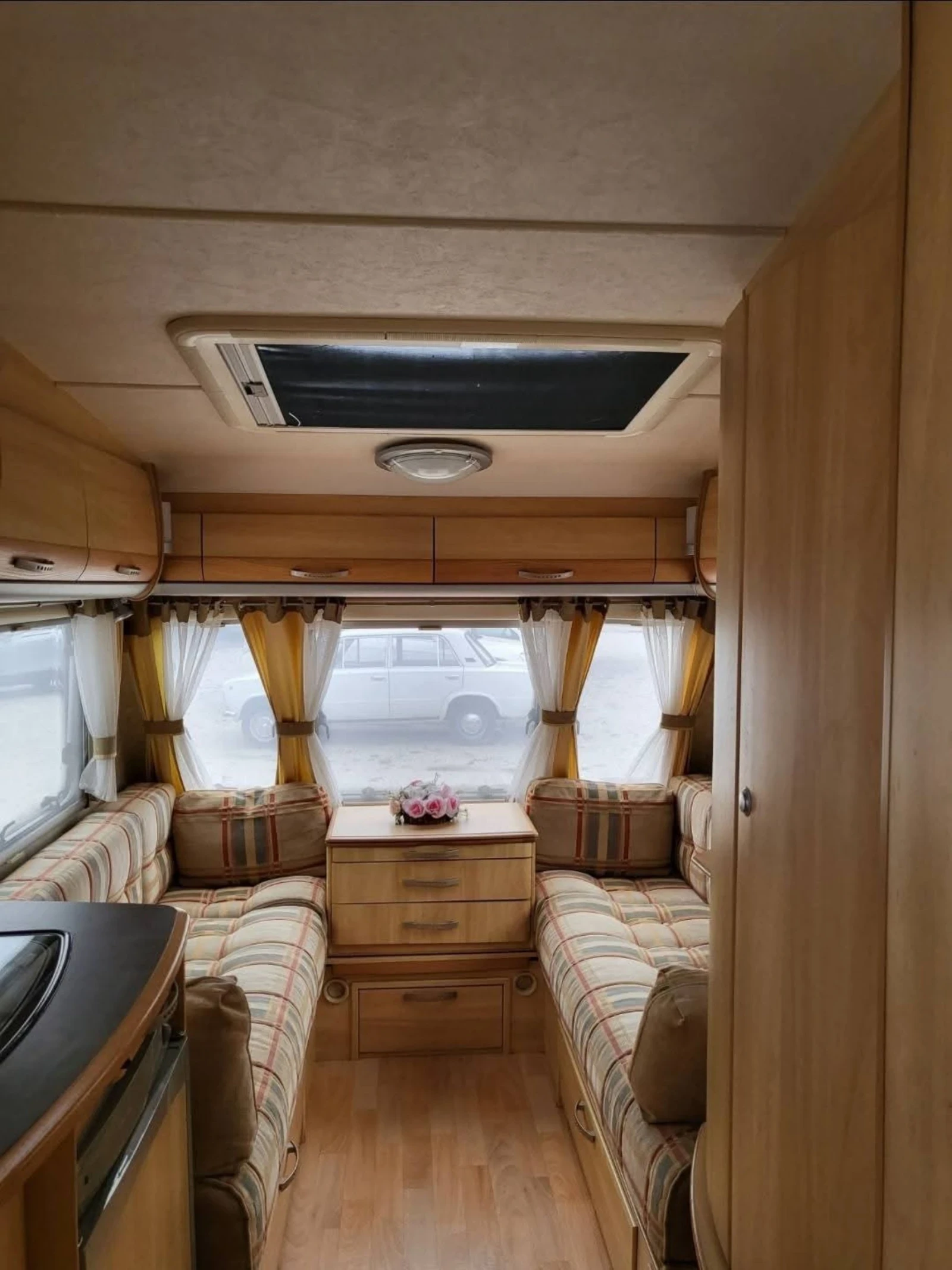 Каравана Swift Sterling Eccles Sapphire - изображение 3