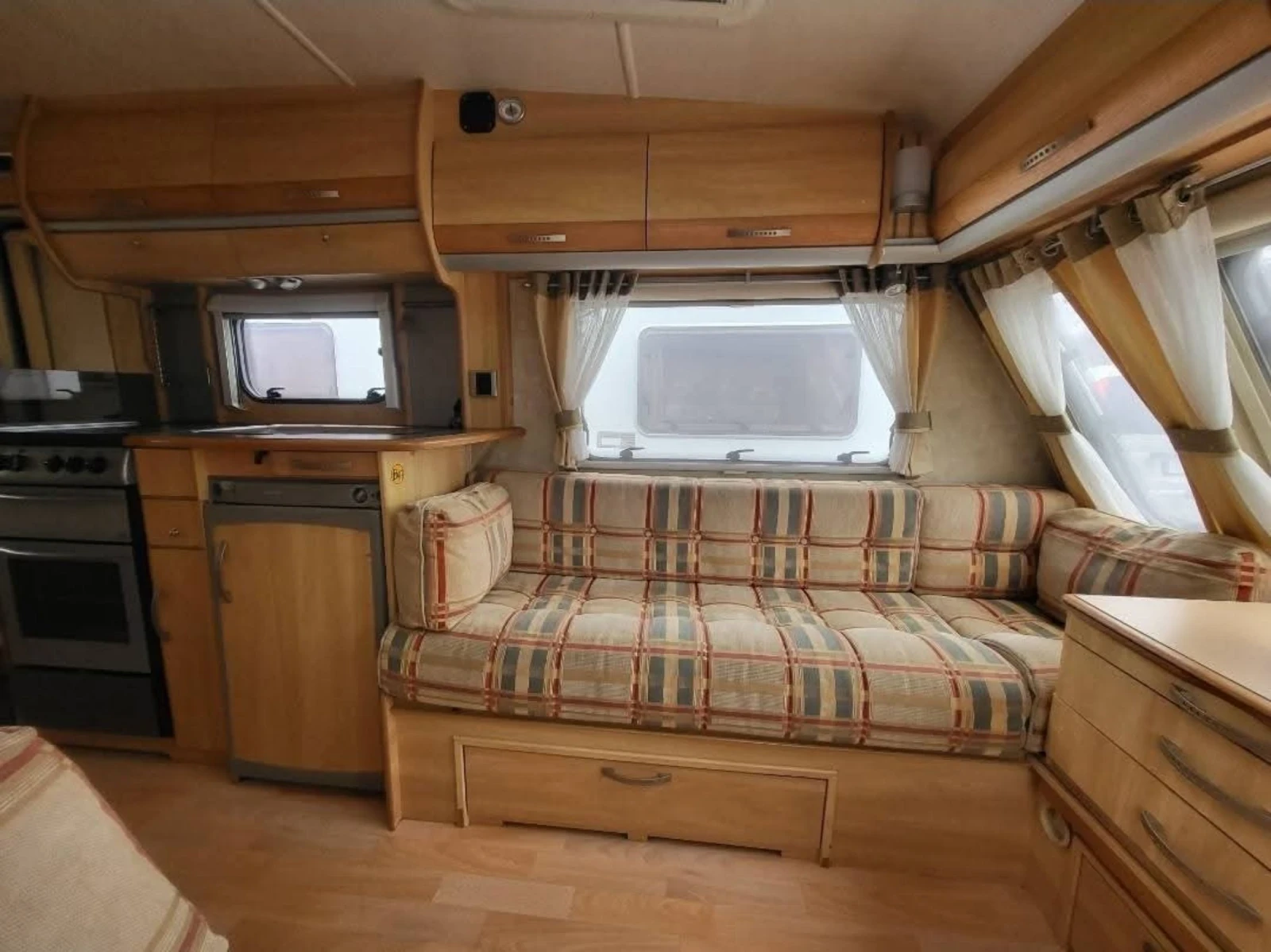 Каравана Swift Sterling Eccles Sapphire - изображение 7