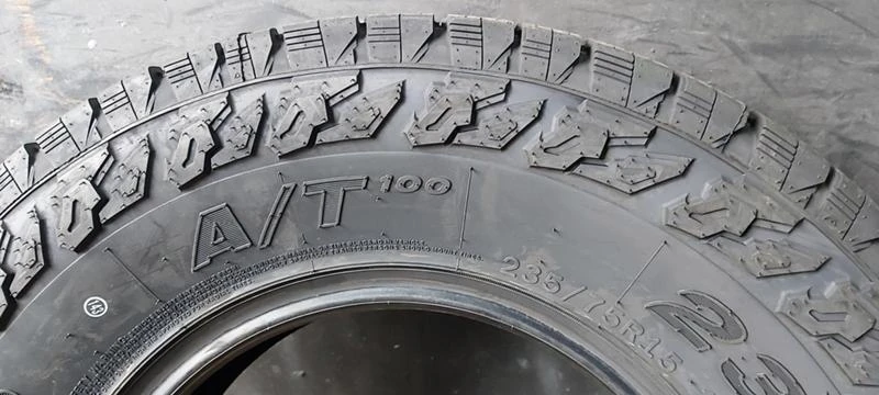 Гуми Всесезонни 235/75R15, снимка 7 - Гуми и джанти - 35148381