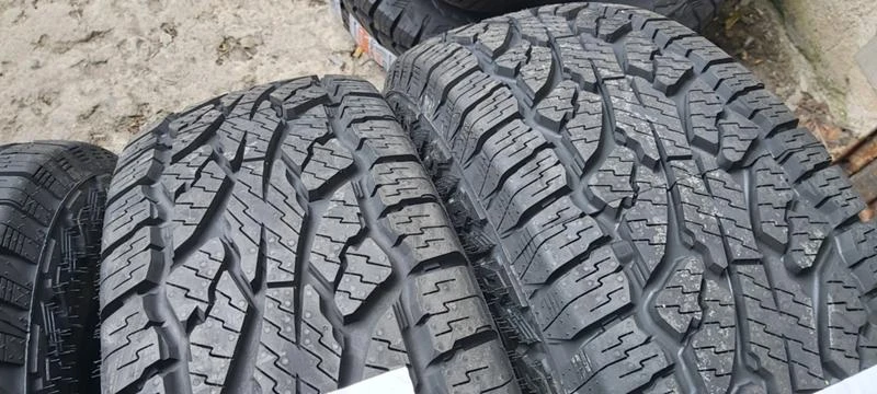 Гуми Всесезонни 235/75R15, снимка 4 - Гуми и джанти - 35148381