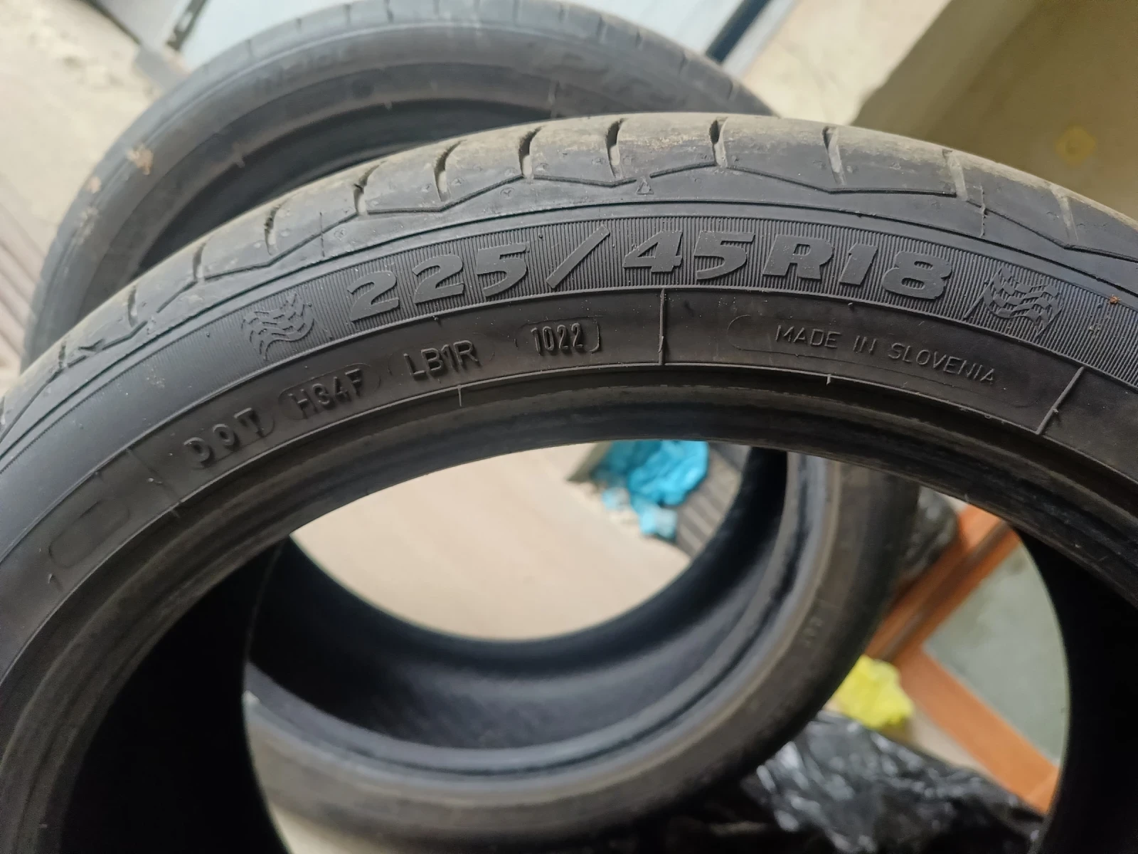 Гуми Летни 225/45R18, снимка 4 - Гуми и джанти - 56234328