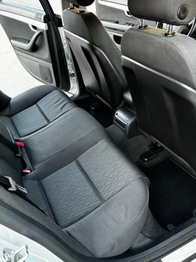 Audi A4 2.0 TDI, снимка 8