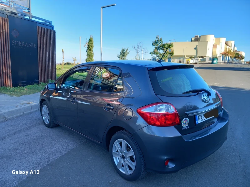 Toyota Auris D-4D, снимка 4 - Автомобили и джипове - 48124492