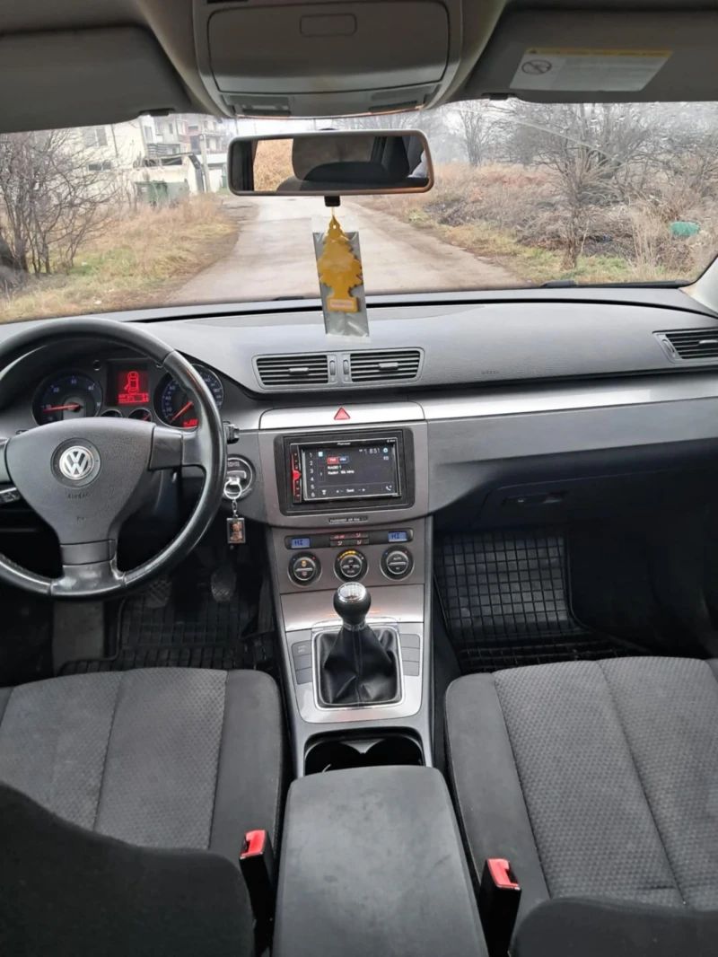 VW Passat, снимка 1 - Автомобили и джипове - 48888808